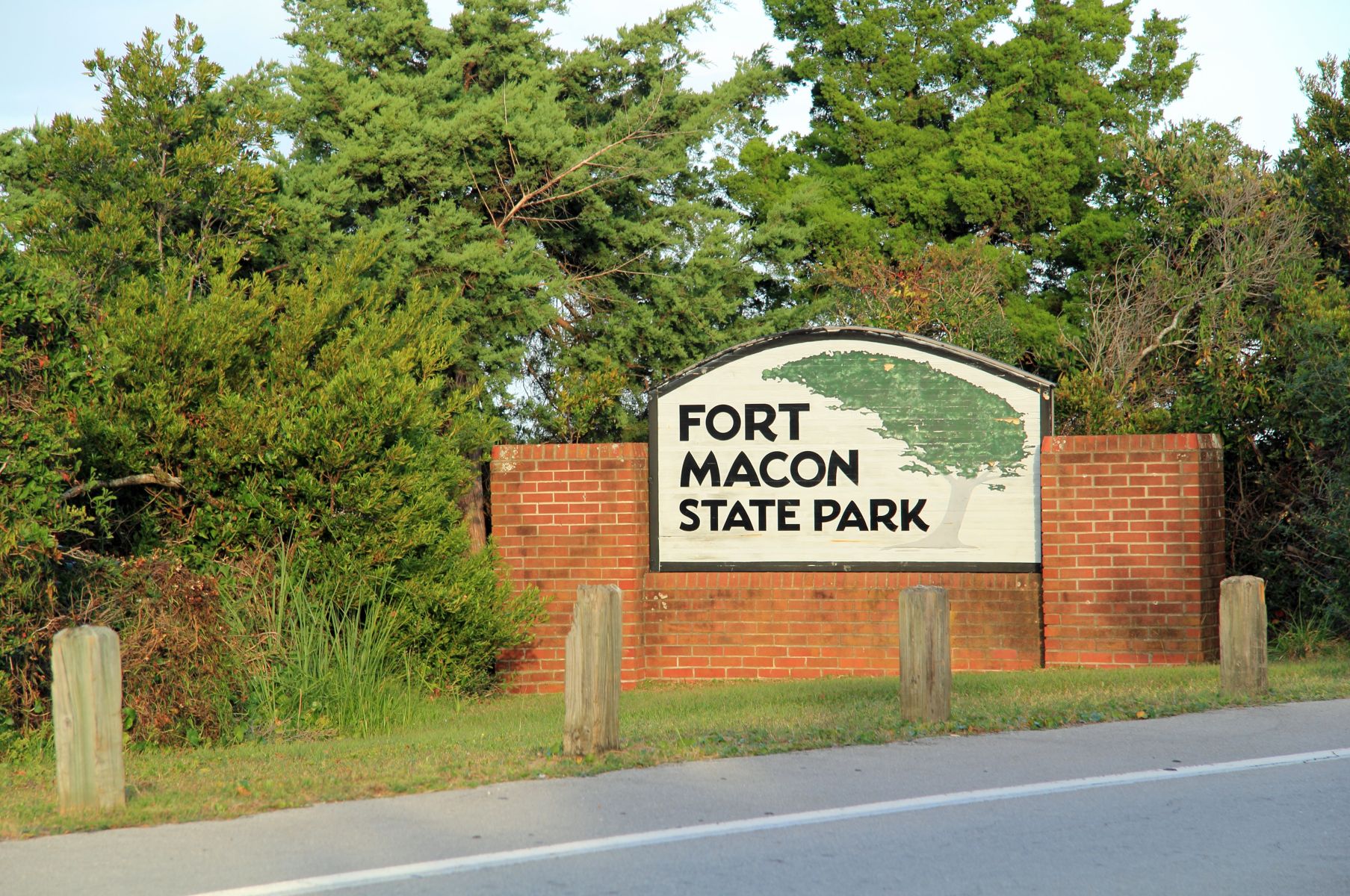 entrance sign at fort macon state park